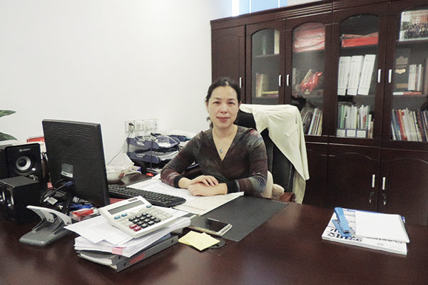 廣東天安新材料股份有限公司高級經(jīng)濟師、董事會秘書、董事、副總經(jīng)理徐芳女士0