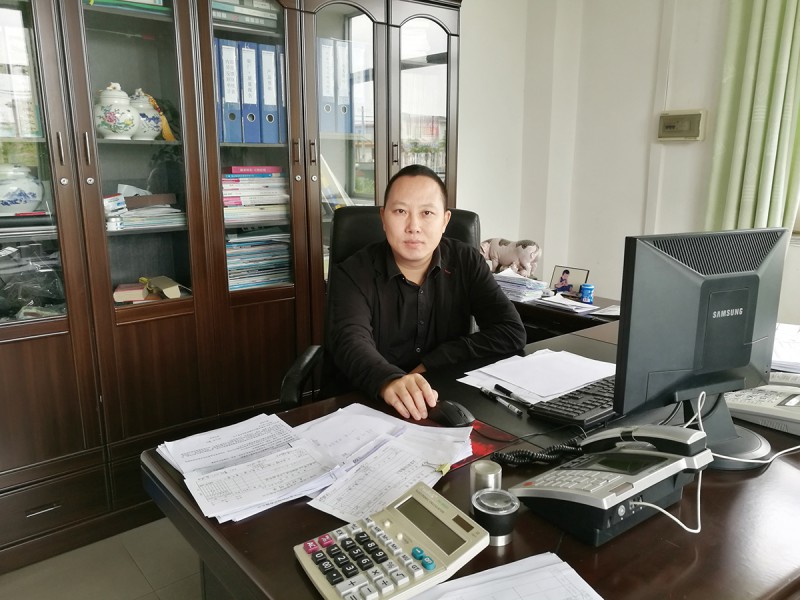 利惠(英德)五金塑料制品有限公司副總經(jīng)理吳雄東