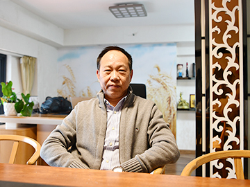 質(zhì)優(yōu)創(chuàng)新機(jī)，金湖封邊條片材擠出生產(chǎn)線暢銷(xiāo)海內(nèi)外