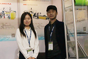 淳迪銷售經理薛賽真(左)