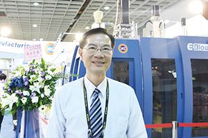 鳳記國(guó)際機(jī)械行銷(xiāo)部區(qū)域經(jīng)理李冠達(dá)