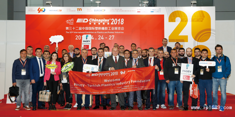 “CHINAPLAS-2019-國際橡塑展”預(yù)計將吸引來自全球150個國家的18萬專業(yè)觀眾。-(1)