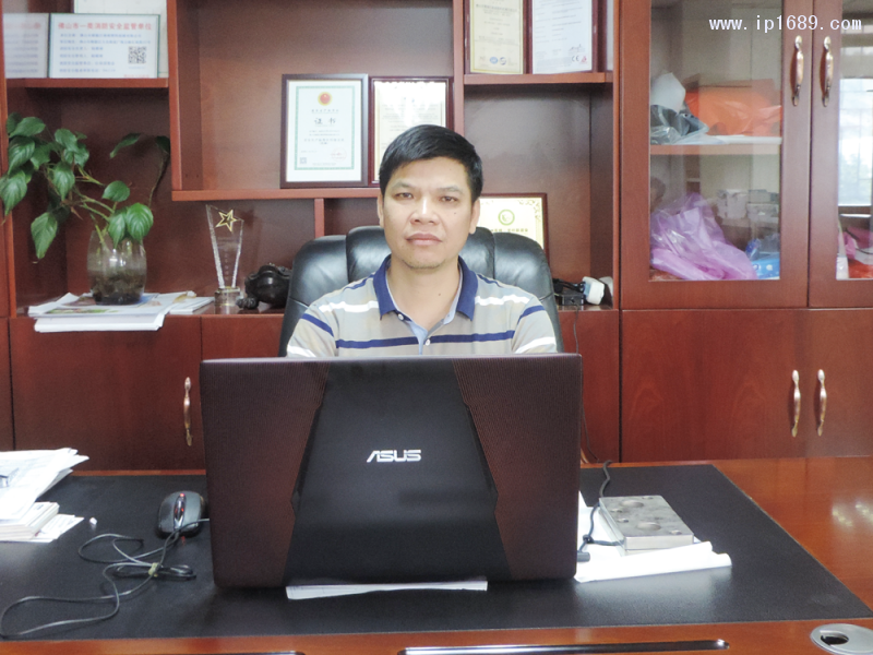 佛山市順德區(qū)雄球塑料機械有限公司董事長陸雄球