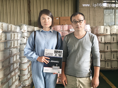 廣東順德泉海實業(yè)有限公司廠長周小軍(右)