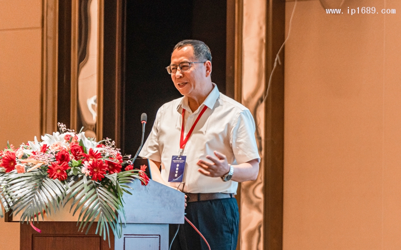 中國(guó)塑料加工工業(yè)協(xié)會(huì)理事長(zhǎng)王占杰