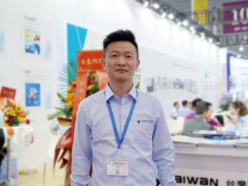 鴻正聯(lián)塑：緊跟行業(yè)趨勢 攜手客戶共同發(fā)展