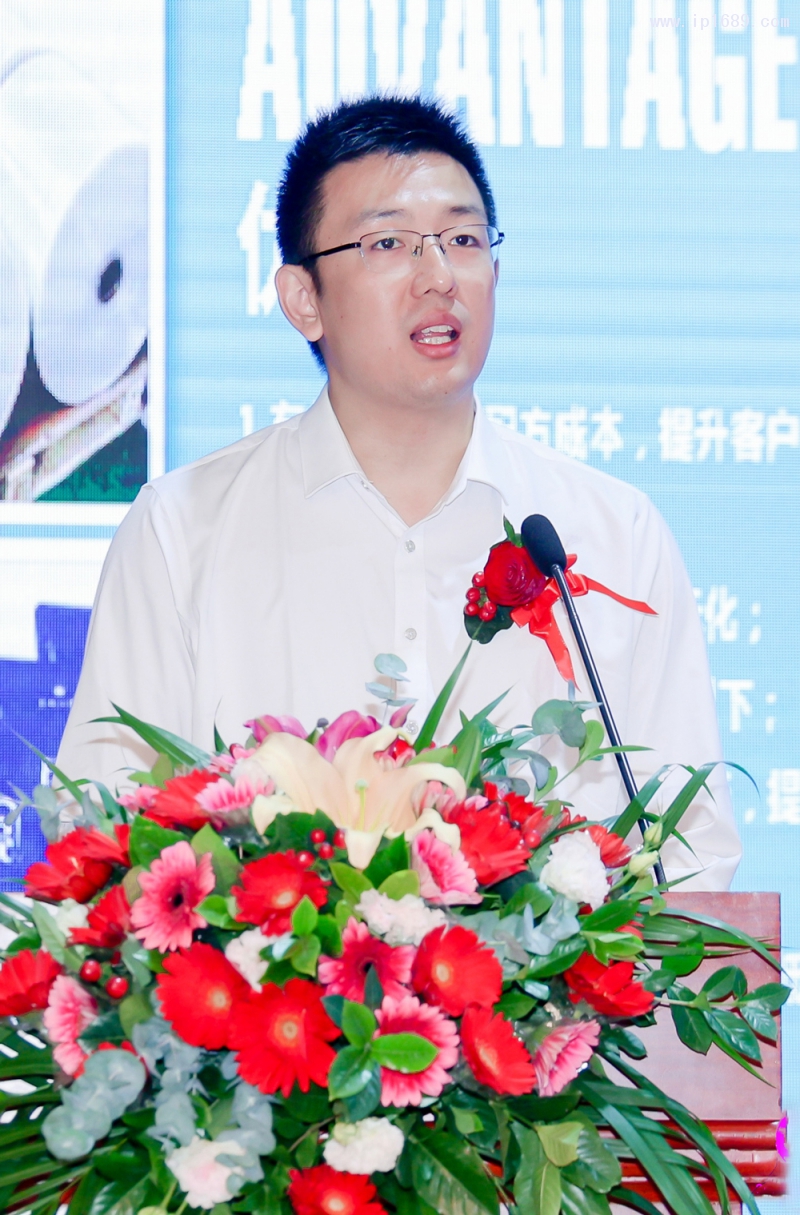 佛山西站建設(shè)管理局黨組書記、局長(zhǎng)，獅山鎮(zhèn)黨委副書記房鈺昕發(fā)言