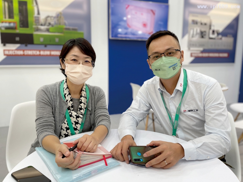 柳州精業(yè)-總經(jīng)理-文瀾(左)