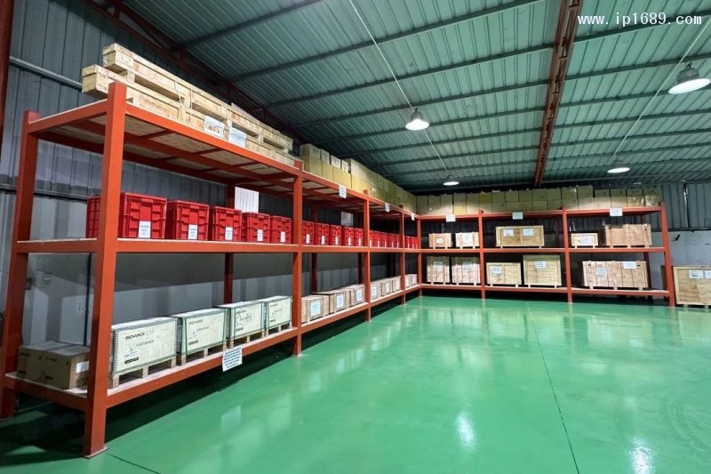 服務(wù)中心擁有整機倉、零件倉、客戶試模中心等