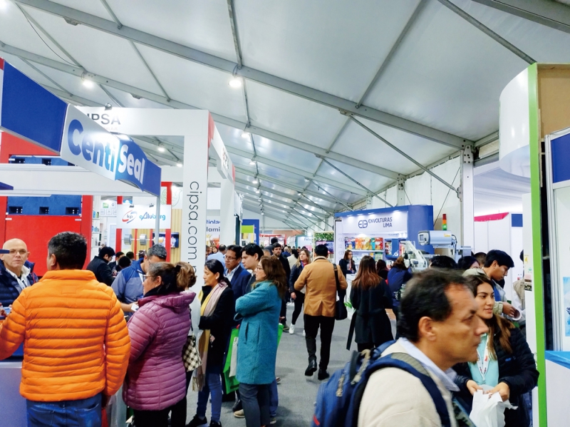 展會吸引了超過2萬名專業(yè)觀眾及500多家國內外頂尖展商1-拷貝