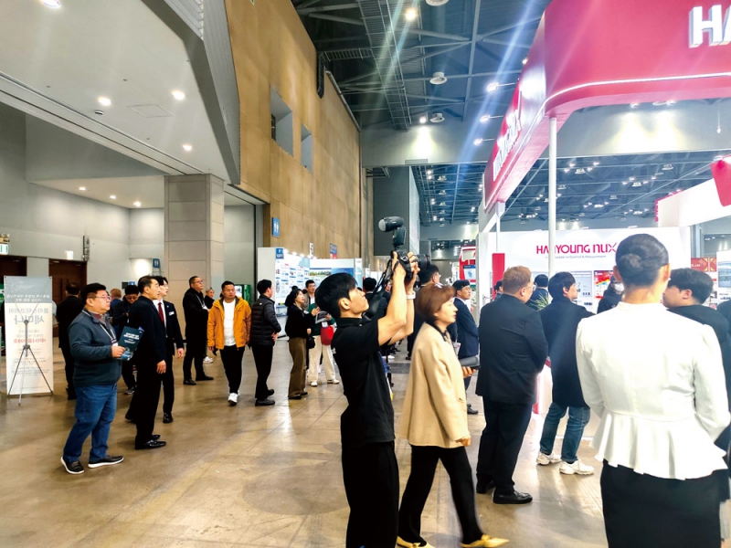 全球塑膠巨頭齊聚，展示前沿技術(shù)設(shè)備-拷貝