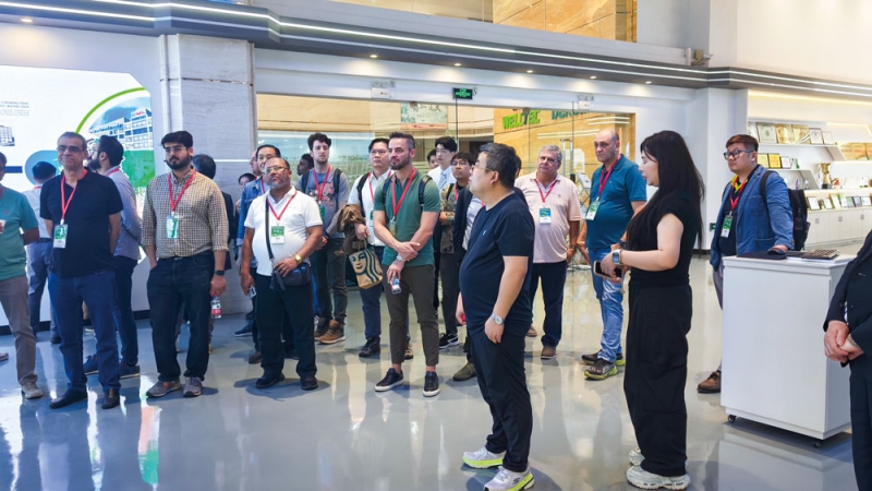 針對(duì)細(xì)分領(lǐng)域，東華機(jī)械展示了差異化技術(shù)方案-拷貝