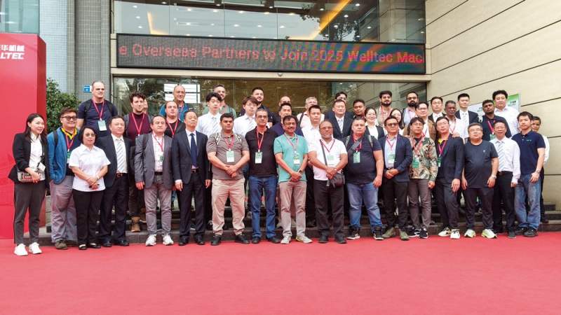 東華機(jī)械華南開放日：AI賦能、云控全局，定義下一代智造-拷貝