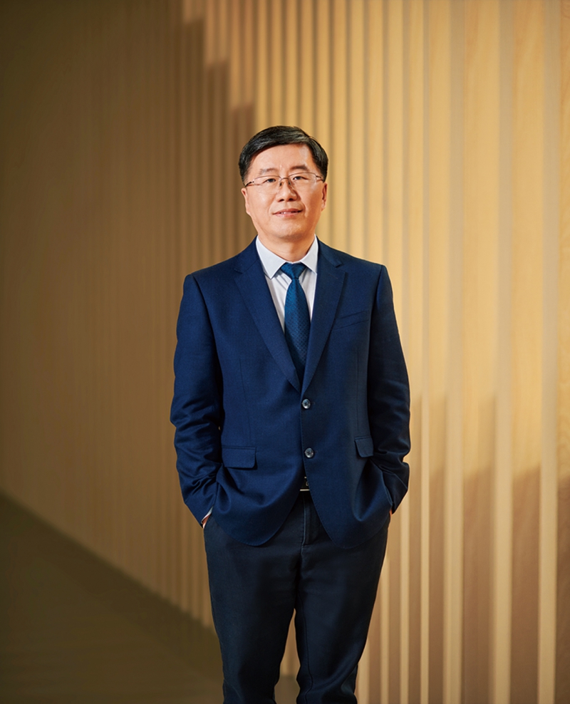 伊之密董事副總經(jīng)理兼注塑機(jī)事業(yè)部總經(jīng)理張濤